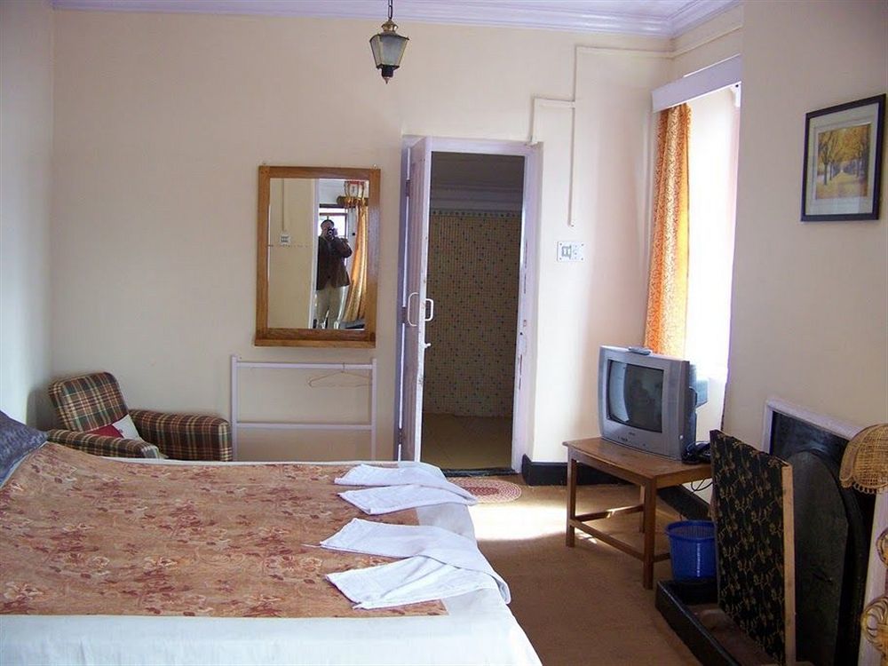 Old - Main Bellevue Heritage Hotel Darjeeling  Extérieur photo