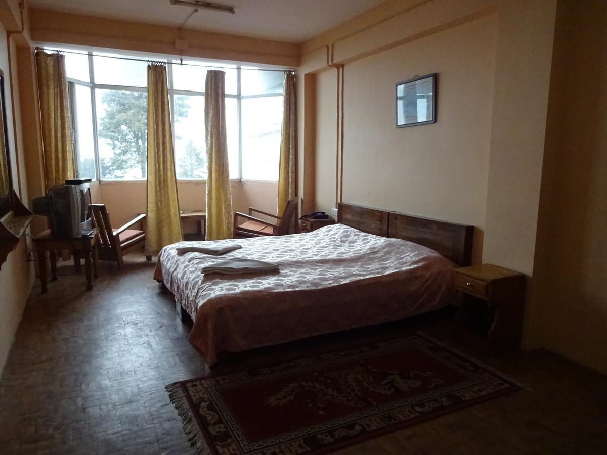 Old - Main Bellevue Heritage Hotel Darjeeling  Extérieur photo