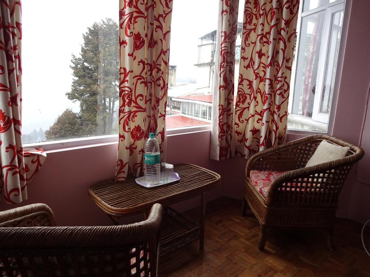 Old - Main Bellevue Heritage Hotel Darjeeling  Extérieur photo