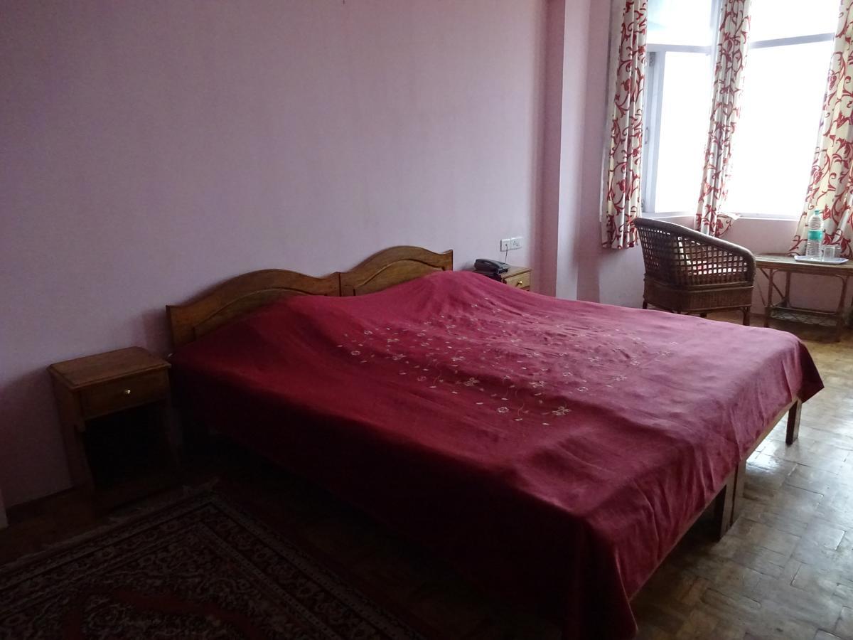 Old - Main Bellevue Heritage Hotel Darjeeling  Extérieur photo