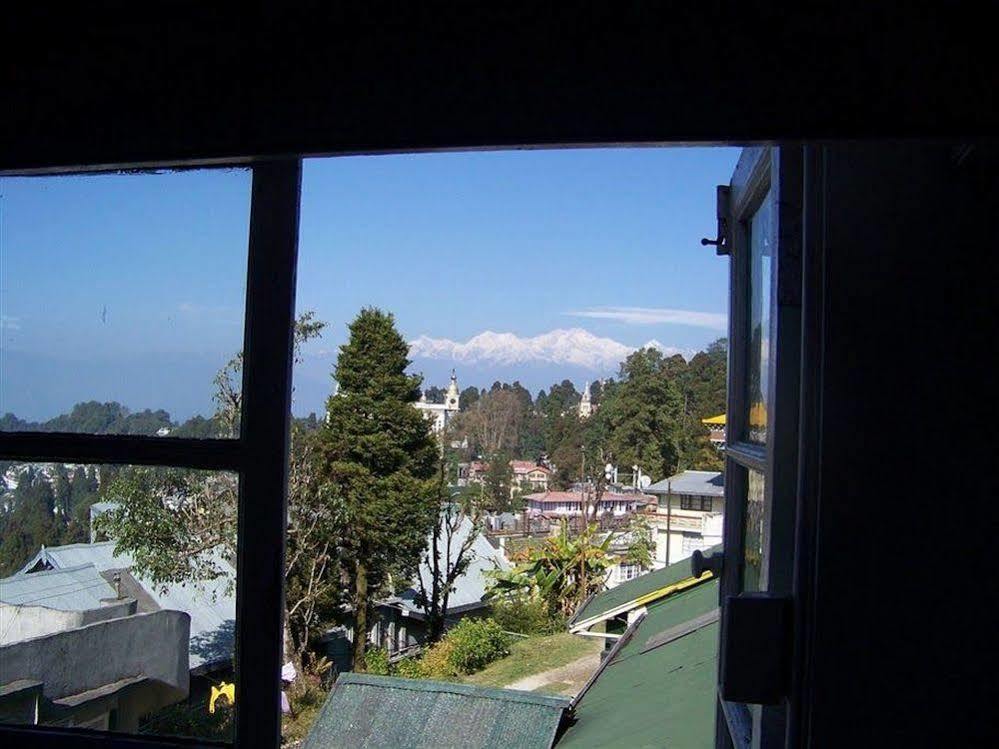Old - Main Bellevue Heritage Hotel Darjeeling  Extérieur photo