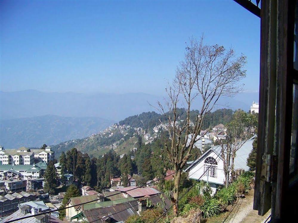 Old - Main Bellevue Heritage Hotel Darjeeling  Extérieur photo